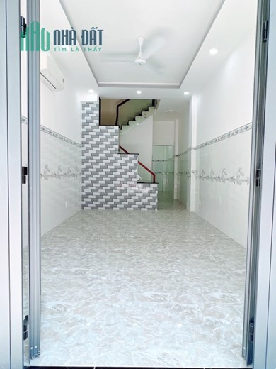 Nhà mới 4 tầng ngay chợ Hồ Thị Kỷ đường Trần Bình Trọng P1Q10 18tr