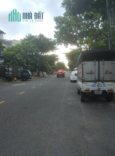 Nhà đẹp 3 tầng, Lô góc mặt tiền 2 đường Tiên Sơn, diện tích đất cực rộng 120m2, KT 7x17md. Giá Tlcc