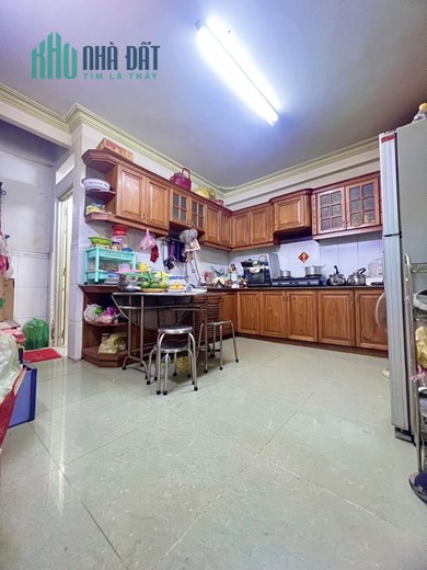 Cần Bna Nhà 5 Tầng, Hẻm Ô Tô, Khu Biệc Thự ADC, Thoại Ngọc Hầu , Tân Phú.