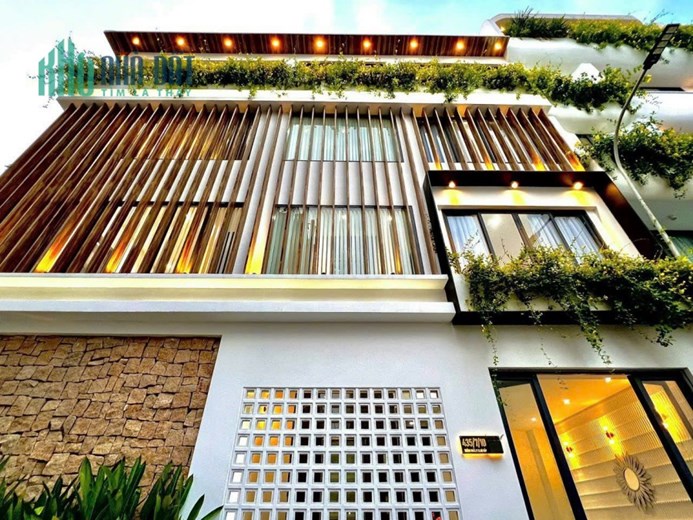 CĂN SIÊU VIP 4 Tầng _CÓ THANG MÁY_CÓ HỒ BƠI _CÁCH MẶT TIỀN THỐNG NHẤT 50m