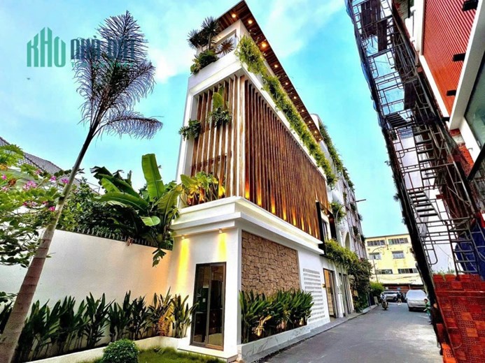 CĂN SIÊU VIP 4 Tầng _CÓ THANG MÁY_CÓ HỒ BƠI _CÁCH MẶT TIỀN THỐNG NHẤT 50m
