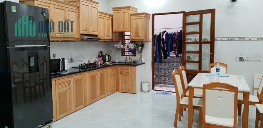 KHÁCH CẦN NHÀ CÓ PHÒNG NGỦ DƯỚI TRỆT - ĐƯỜNG 8m THOONG thì KHÔNG NÊN BỎ QUA CĂN NHÀ NÀY