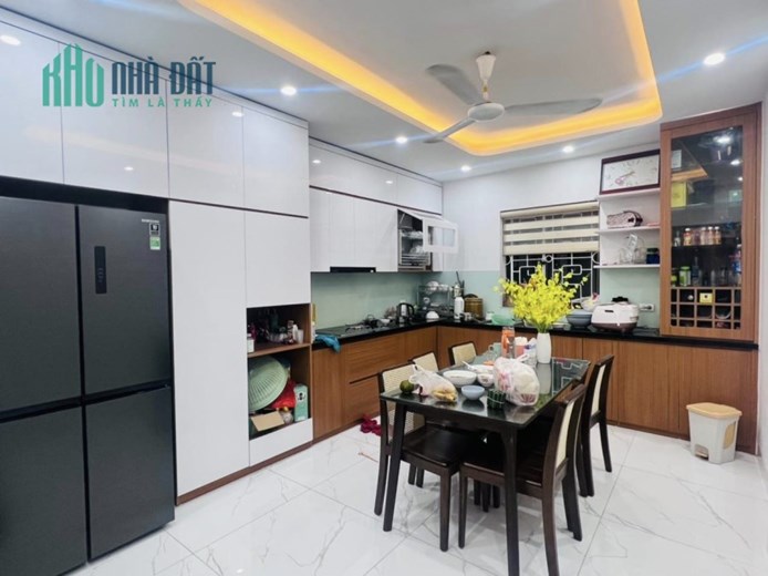 BÁN NHÀ TÔN ĐỨC THẮNG, ĐỐNG ĐA, Ở NGAY, 40M2 6 TẦNG, GIÁ 4.5 TỶ