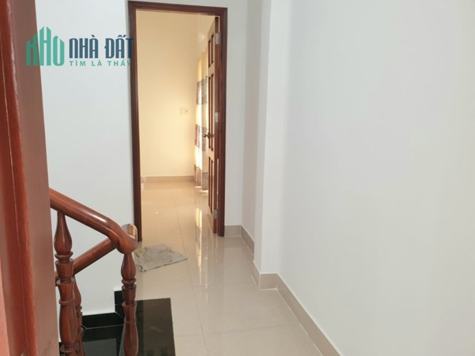 Bán nhà ngộp 4 tầng BTCT HXH Phú Định Quận 8 67m2 ngang 5,8m chỉ 5 tỷ 9.