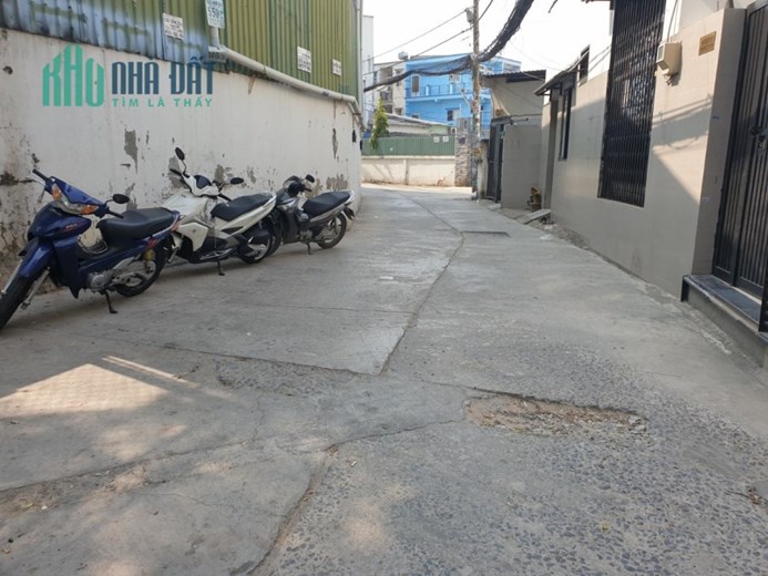 Bán nhà ngộp 4 tầng BTCT HXH Phú Định Quận 8 67m2 ngang 5,8m chỉ 5 tỷ 9.