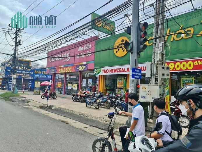 BÁN CẮT LỖ 200TR  lô đất thổ cư đẹp ngay chợ, SÁT QL 13. DT 243m2 giá 260TR
