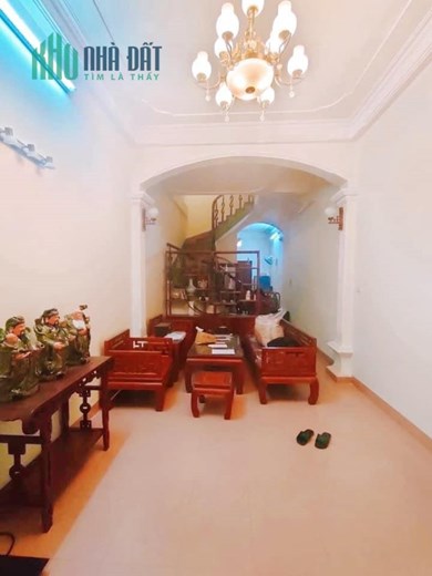THOÁNG SÁNG...
VUÔNG CHẰN CHẶN TỪ SỔ ĐẾN NHÀ