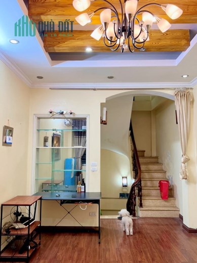 BÁN NHÀ PHỐ KIM GIANG DT:35M2 5 TẦNG MT:3.5M 3 PHÒNG NGỦ NGÕ BA GÁC CHỈ 30M RA Ô TÔ GIÁ: 3.15 TỶ .