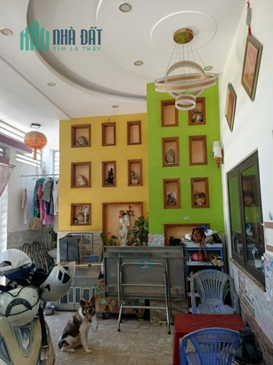 Bán nhà mặt phố Hòa Nam. Dt 133m, 3 tầng mới, ngang 7m. Giá 12.3 tỷ.