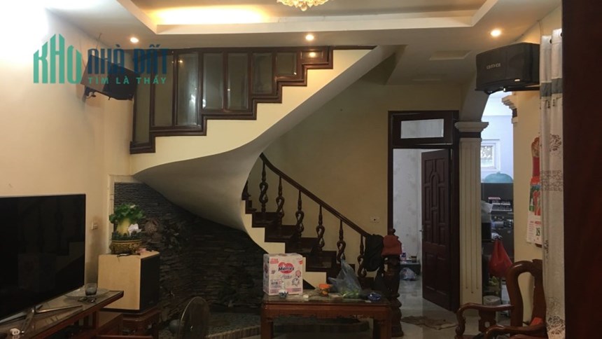 Bán nhà mặt phố Hòa Nam. Dt 133m, 3 tầng mới, ngang 7m. Giá 12.3 tỷ.