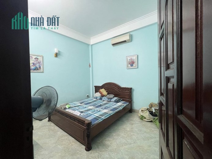 Bán nhà mặt phố Hòa Nam. Dt 133m, 3 tầng mới, ngang 7m. Giá 12.3 tỷ.