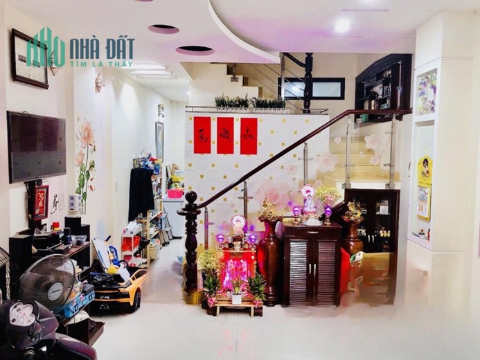Bán nhà Phan Huy Ích, 4x15m, Hẻm 4m, 2 tầng BTCT, tặng nôi thất 4.25 tỷ