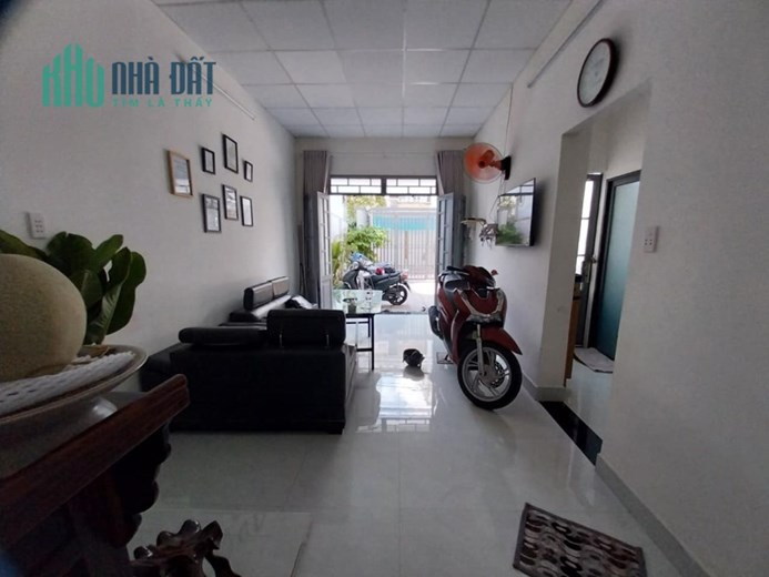 NHÀ LÔ GÓC 2 MẶT TIỀN_NGUYỄN VĂN QUÁ_ QUẬN 12_ DIỆN TÍCH 6.5x19 m _9.8 tỷ
