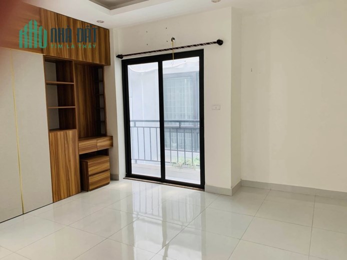 Cho thuê NGUYÊN CĂN TÂY HỒ, 5 TẦNG, 3 NGỦ, 9.5 TRIỆU/THÁNG. NHÀ MỚI LH: 0937368386
