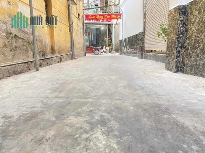 Nhà mới, ô tô đỗ cửa, ngõ thông, 33m2, 5 tầng nhỉnh 3 tỷ phố Nam Dư, quận Hoàng Mai
