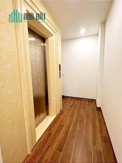 Bán căn nhà 97m2 phố Nghi Tàm, Tây Hồ Biệt thự Thế kỷ 6 phòng 20m ngõ 2 Ô tô tránh 10.5 Tỷ