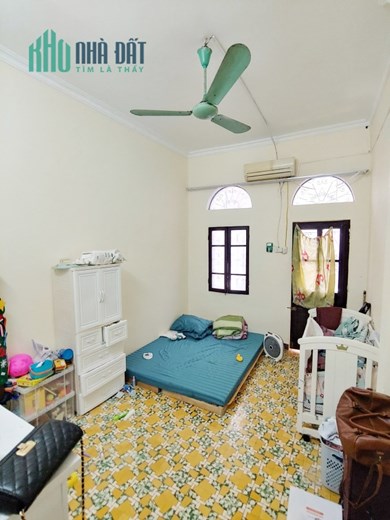 CC cho thuê nhà nguyên căn-Lạc Long Quân- 40mx3T- gần ô tô- gần Hồ tây- ở ngay- chỉ 7.5tr/tháng