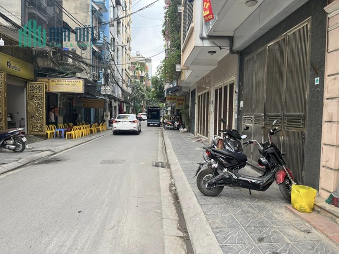 Bán nhà Nguyễn Xiển 45m mặt tiền 4m Kinh Doanh sầm uất vỉa hè 2 bên ô tô tránh ba bước ra mặt phố
