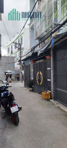 BÁN NHÀ LÊ VĂN KHƯƠNG Q12, DT: 5.1x11.5, HẺM THÔNG 3m, NHĨNH 3 TỶ.