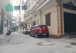 Phân Lô- Đất Lạc Long Quân- 50m- 2 mặt ngõ ô tô- chỉ 5 tỷ 9