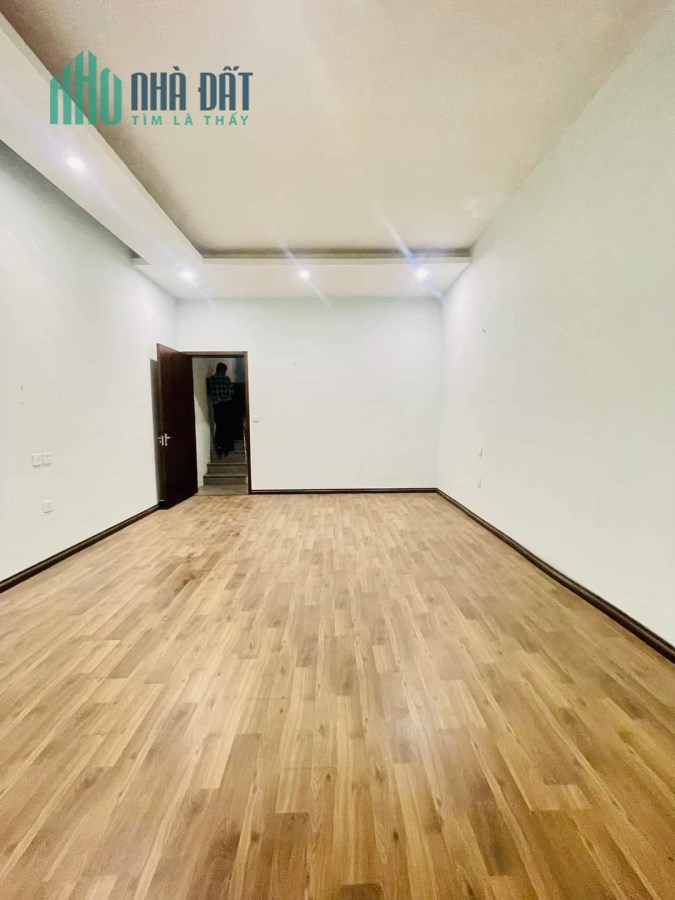 Bán nhà phân lô LÊ TRỌNG TẤN - TX ,50m2,mặt tiền 4,7m, ÔTÔ, dân trí cao, nhỉnh 6 tỷ