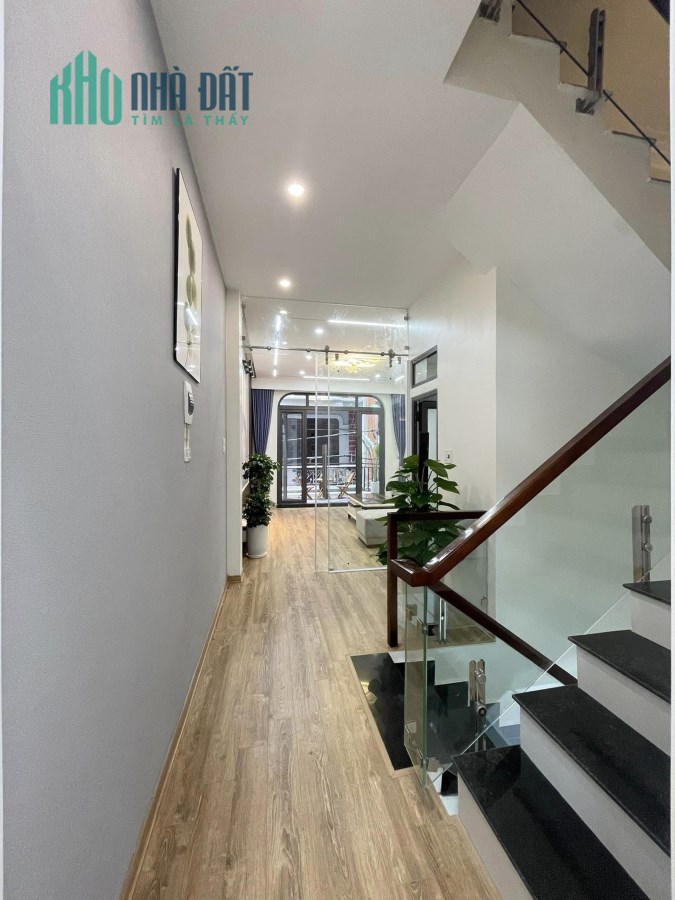 Không còn căn thứ 2  Dịch Vọng 50m2 X 5T, Ngõ thông, ôtô, kd nhỉnh 5 tỷ.