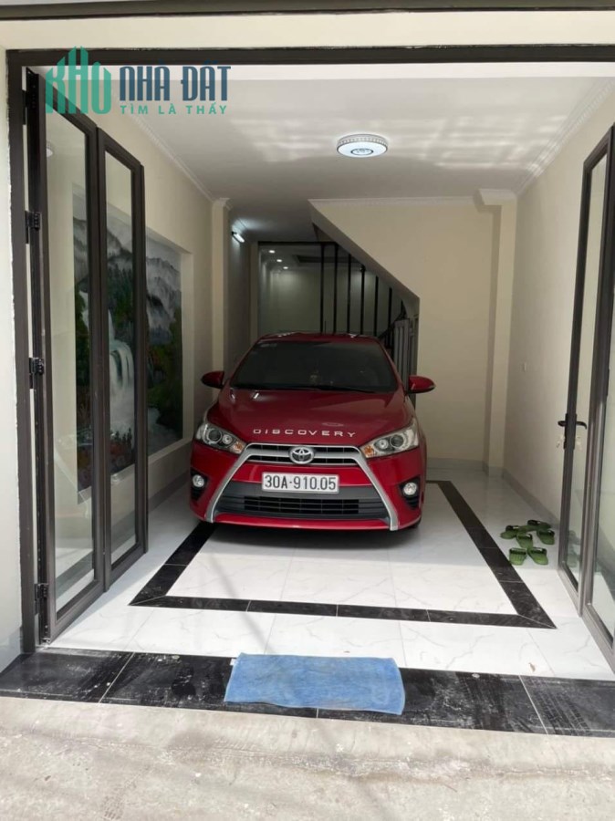 BÁN NHÀ  NGUYỄN VĂN LINH THẠCH BÀN 36 M 5 TẦNG  giá 4 TỶ1  Ô TÔ  TRÁNH VÀO NHÀ, CẠNH GARDEN CITY.