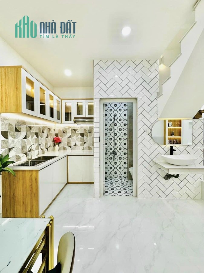 Bán nhà rất đẹp HXH Hồng Lạc Tân Bình 40m2- 3 tầng chỉ 4.99 tỷ gần nhà thờ Phú Trung