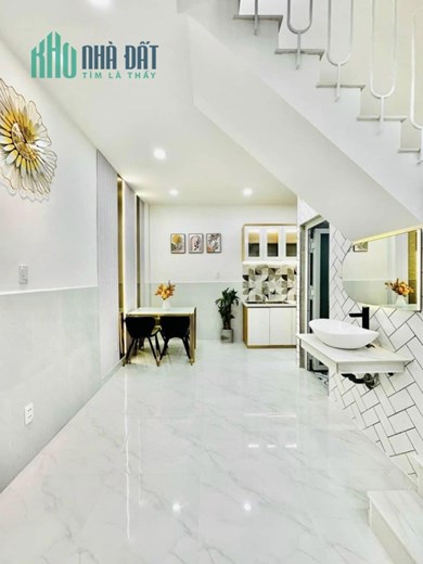 Bán nhà rất đẹp HXH Hồng Lạc Tân Bình 40m2- 3 tầng chỉ 4.99 tỷ gần nhà thờ Phú Trung
