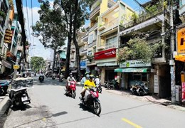 BÁN NHÀ MẶT TIỀN KINH DOANH NGÔ QUYỀN QUẬN 10, 4 TẦNG, 4X15, 61 M2, NHĨNH 10 TỶ