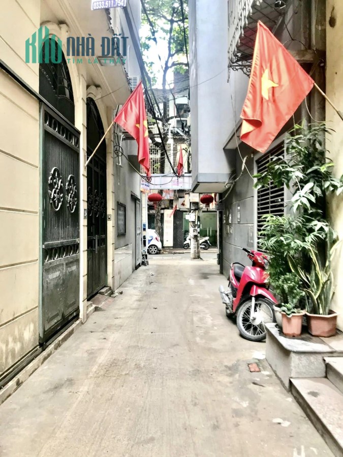 Bán nhà Trương Định, 45m x 5 tầng, 3.39 tỷ, ô tô nhỏ đỗ cửa