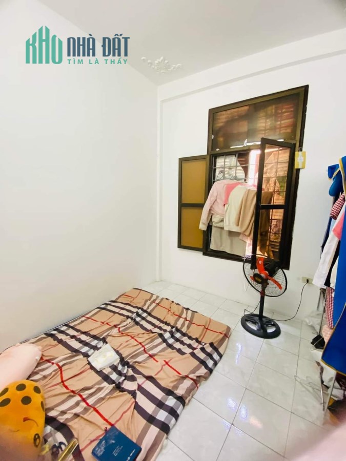 Bán Gấp Nhà phố Hoàng Cầu 32m2*4 Tầng MT 3,2m  nhỉnh 4 tỷ.
