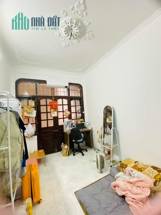 Bán Gấp Nhà phố Hoàng Cầu 32m2*4 Tầng MT 3,2m  nhỉnh 4 tỷ.