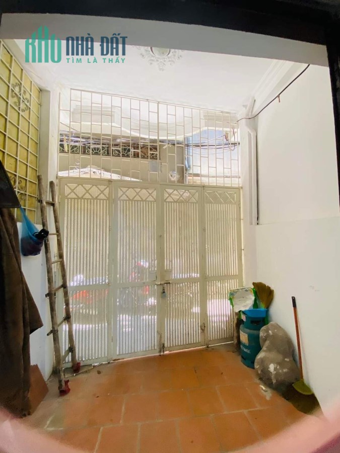 Bán Gấp Nhà phố Hoàng Cầu 32m2*4 Tầng MT 3,2m  nhỉnh 4 tỷ.