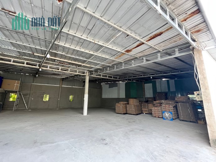 Chính chủ cần bán căn nhà 30m mặt tiền ngay ngã ba Võ Văn Bích với Bình Mỹ, diện tích lớn 1.400 m2,