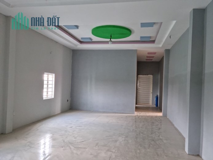 Chính chủ cần bán căn nhà 30m mặt tiền ngay ngã ba Võ Văn Bích với Bình Mỹ, diện tích lớn 1.400 m2,
