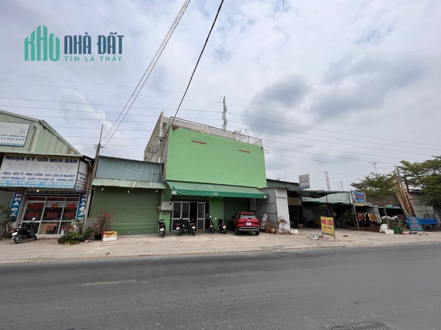 Chính chủ cần bán căn nhà 30m mặt tiền ngay ngã ba Võ Văn Bích với Bình Mỹ, diện tích lớn 1.400 m2,