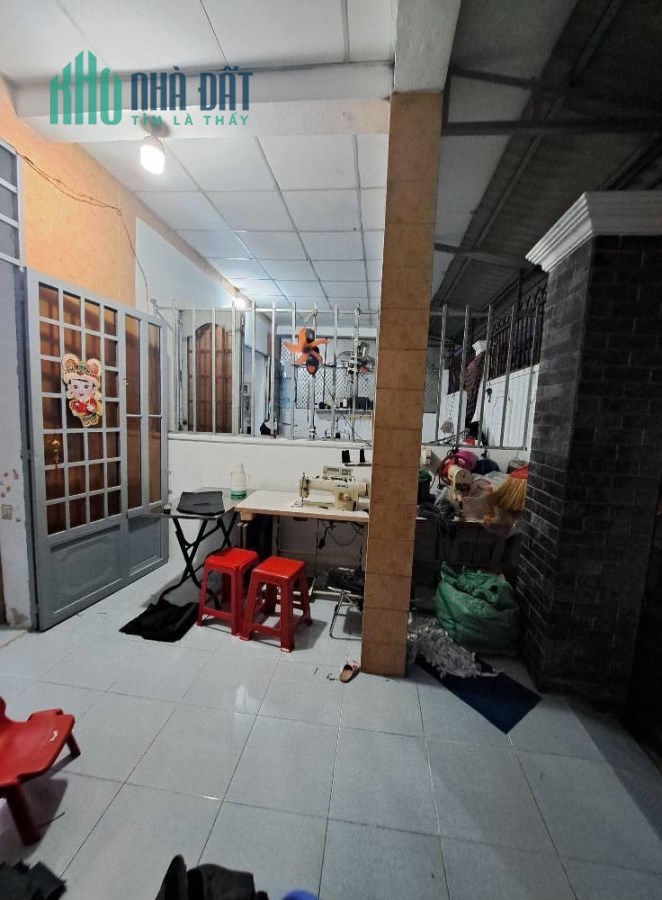 Bán nhà HXH đường Thái Thị Giữ, Bà Điểm, Hóc môn, 110m2, giá 4 tỷ 450 TL.