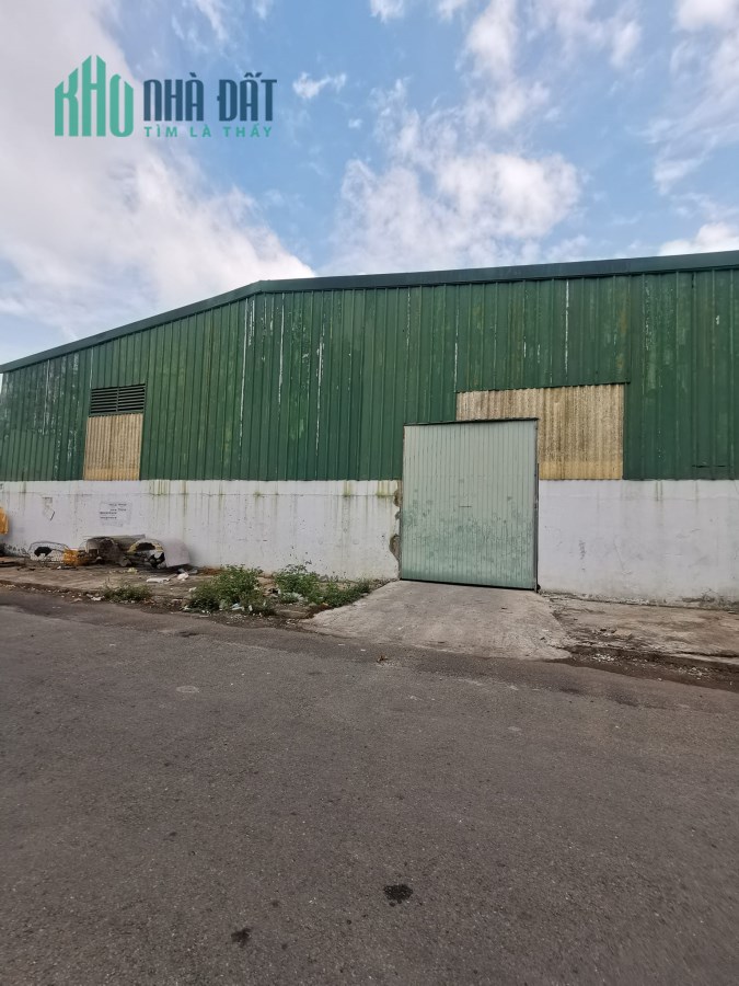 Nhà Xưởng DT 20x20m_Mặt Tiền Container_Bà Điểm Hóc Môn_17.5 Tỷ.