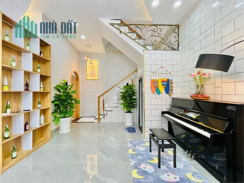 Dt(4.5x18m) mặt tiền đường Tô Hiệu, Tân Phú, gần bên trung tâm thương mại TTC.