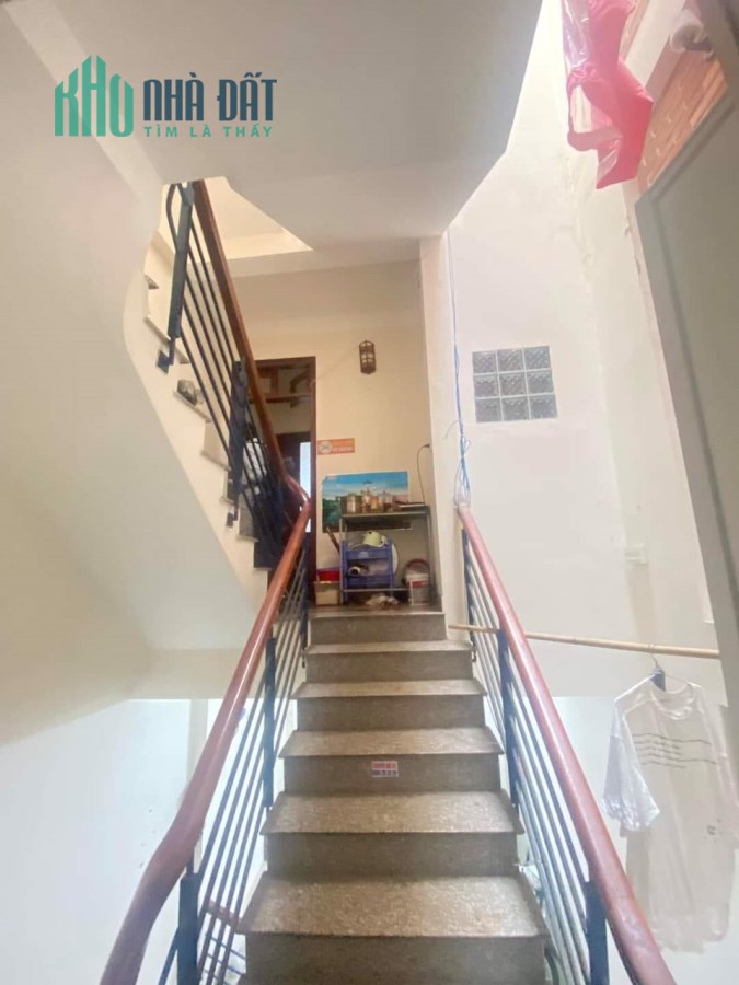 Bán nhà chính chủ cực đẹp Hồ Tùng Mậu thiết kế tầng lệch phòng dân xây kiên cố chắc chắn lên tầng
