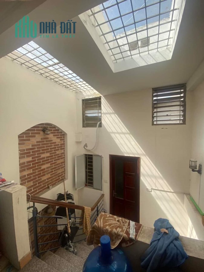Bán nhà chính chủ cực đẹp Hồ Tùng Mậu thiết kế tầng lệch phòng dân xây kiên cố chắc chắn lên tầng