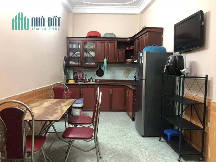 Rất rẻ, rất hiếm, đường Hoàng Mai, Đền Lừ, quận Hoàng Mai, 40m2, 4 tầng, 3 ngủ, sổ đỏ hơn 2,5 tỷ