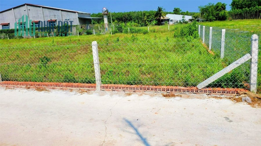 Chủ dang cần tiền gấp nên nên bán lô đất với giá SỐC!