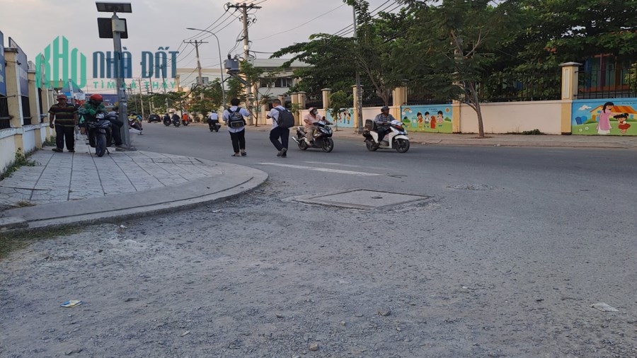 Bán dãy trọ an phú đông 9 P.AP.Đông QUẬN 12, 4 phòng, dòng tiền 10tr, giá giảm còn 4.3 tỷ