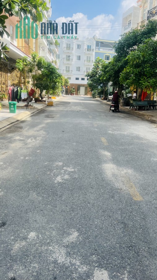 NHÀ 5,5 x15 m, 3 TẦNG, HẺM 8m, Q12, SỔ VUÔNG VỨC, CHỈ HƠN  4 TỶ