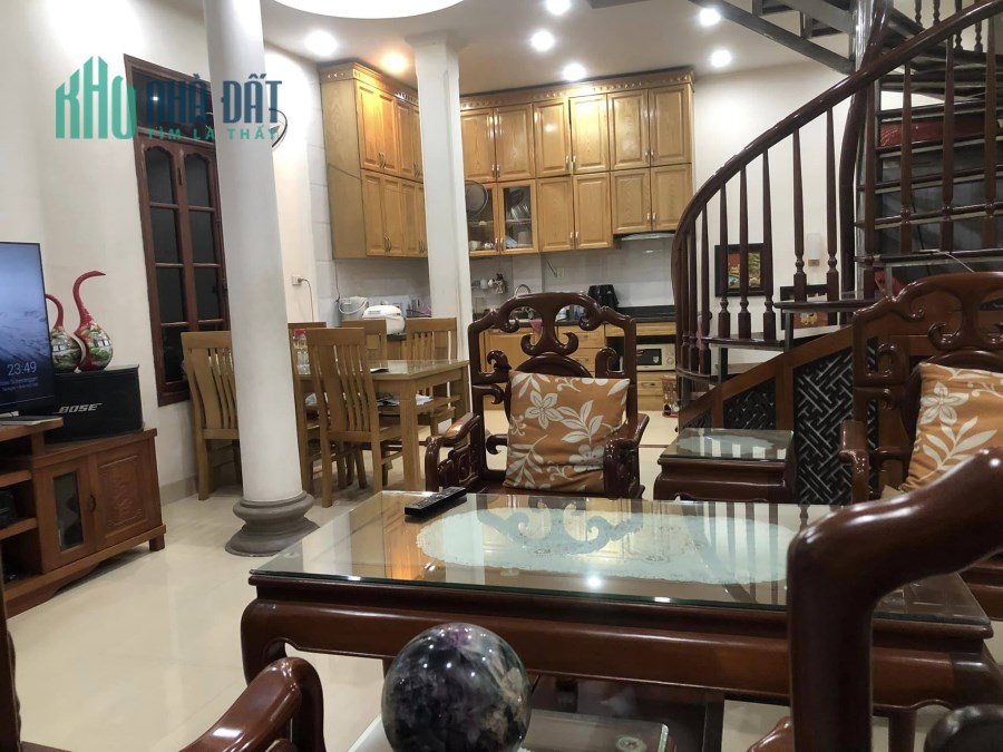 Siêu hiếm nhà Kim Mã, Lô Góc Ô tô, Kinh Doanh 44m2 xây 5 tầng giá chỉ 10 tỷ