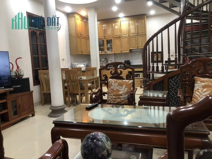 Siêu hiếm nhà Kim Mã, Lô Góc Ô tô, Kinh Doanh 44m2 xây 5 tầng giá chỉ 10 tỷ
