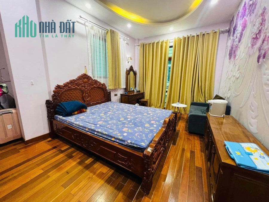 Bán nhà Cầu Giấy 55m2-Hơn 5 tỷ-Ngõ Thông-Kinh Doanh-Ô Tô 4 Chỗ Đỗ Cửa-Ô Tô Tránh 20M