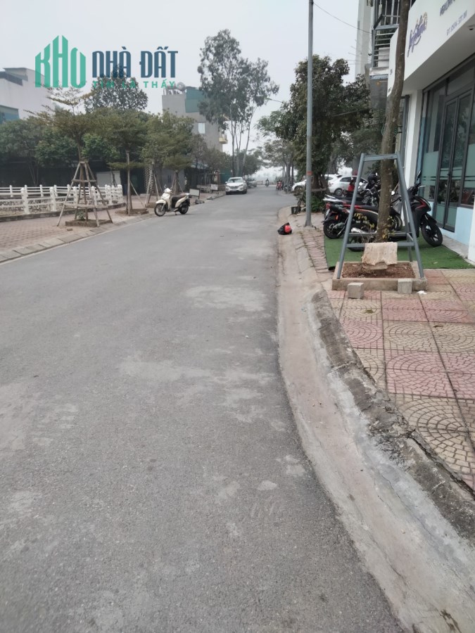 Bán đất mặt phố Nguyễn Văn Hưởng, kinh doanh sầm uất, 50m, MT5m, hơn 6 tỷ